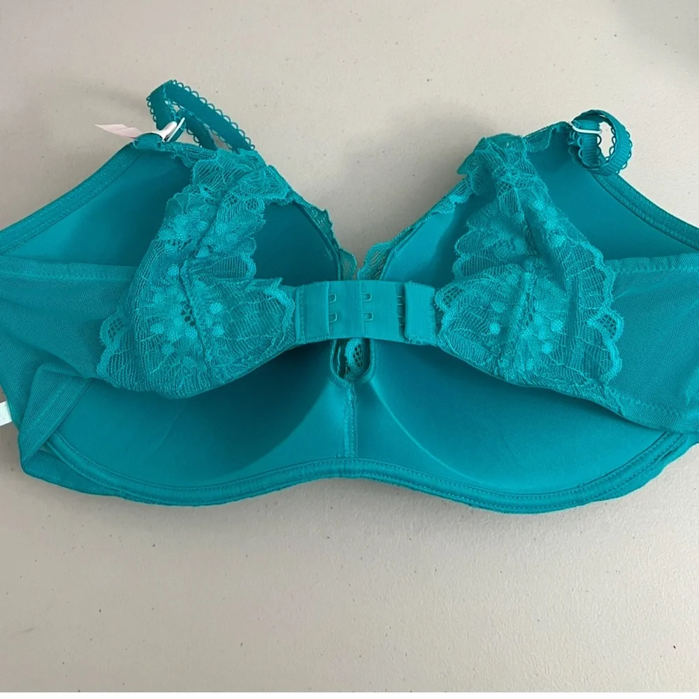 Victoria's Secret Turquoise Lace Bra